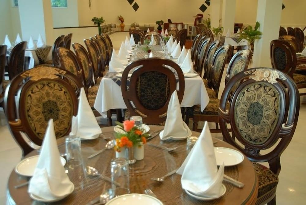 Фото Hotel Jaipur Palace