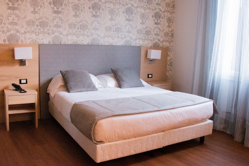 Фото Hotel Accademia