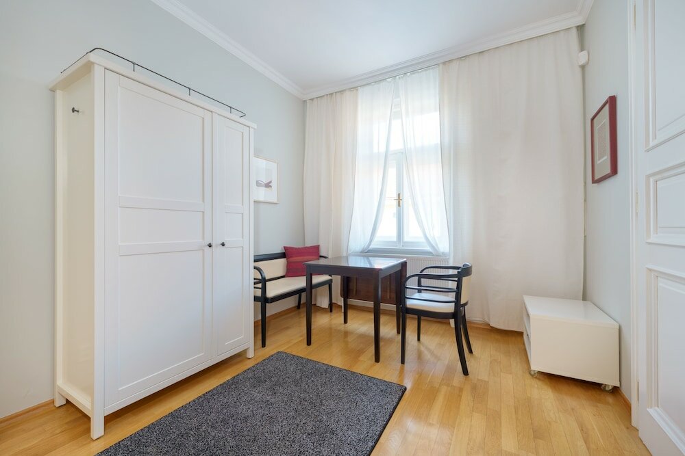 Фото Hunger Wall Residence