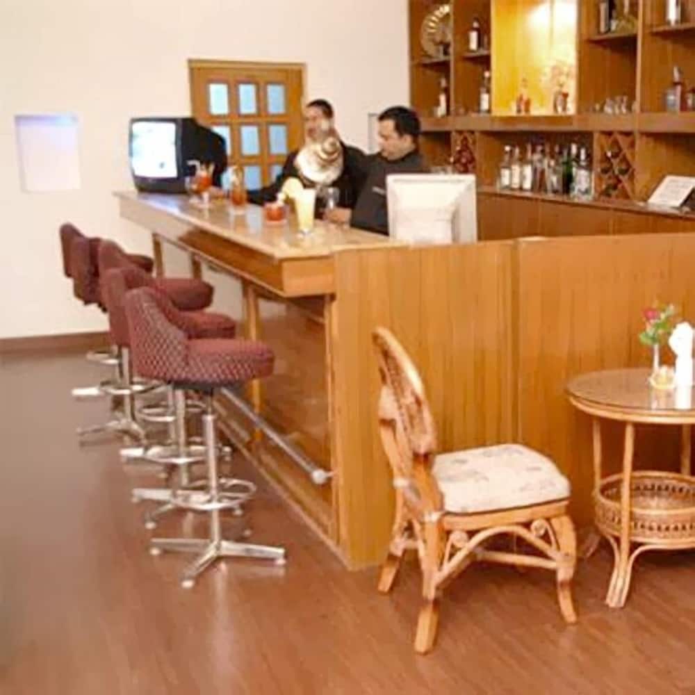 Фото Hotel Jaipur Palace