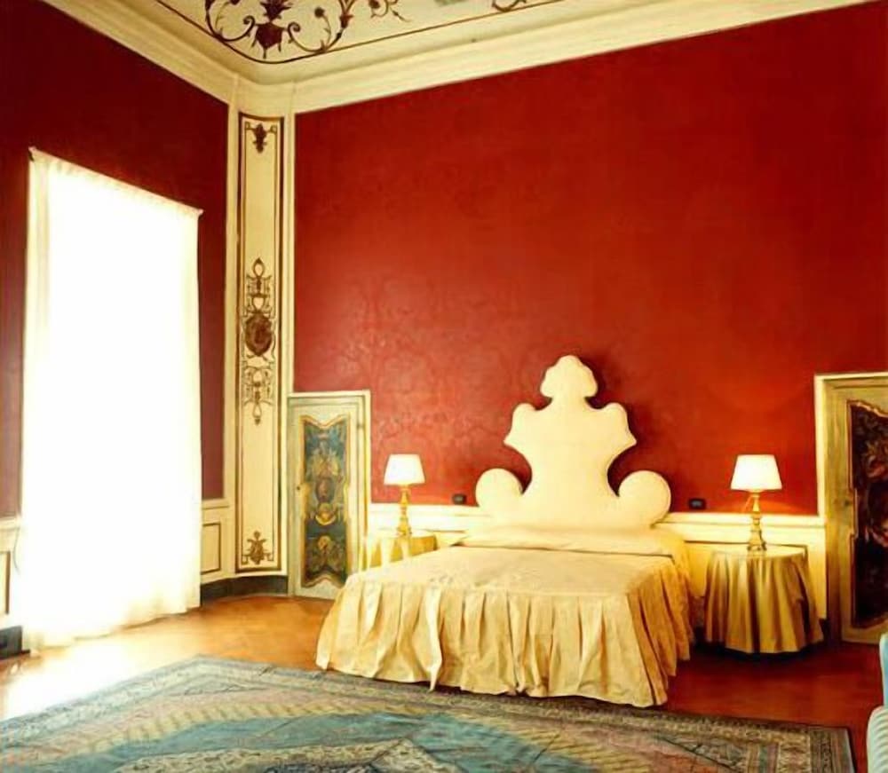 Фото Palazzo Tucci Residenza d'Epoca