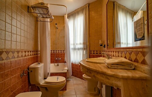 Гостиница Hotel Alfonso IX в Касересе