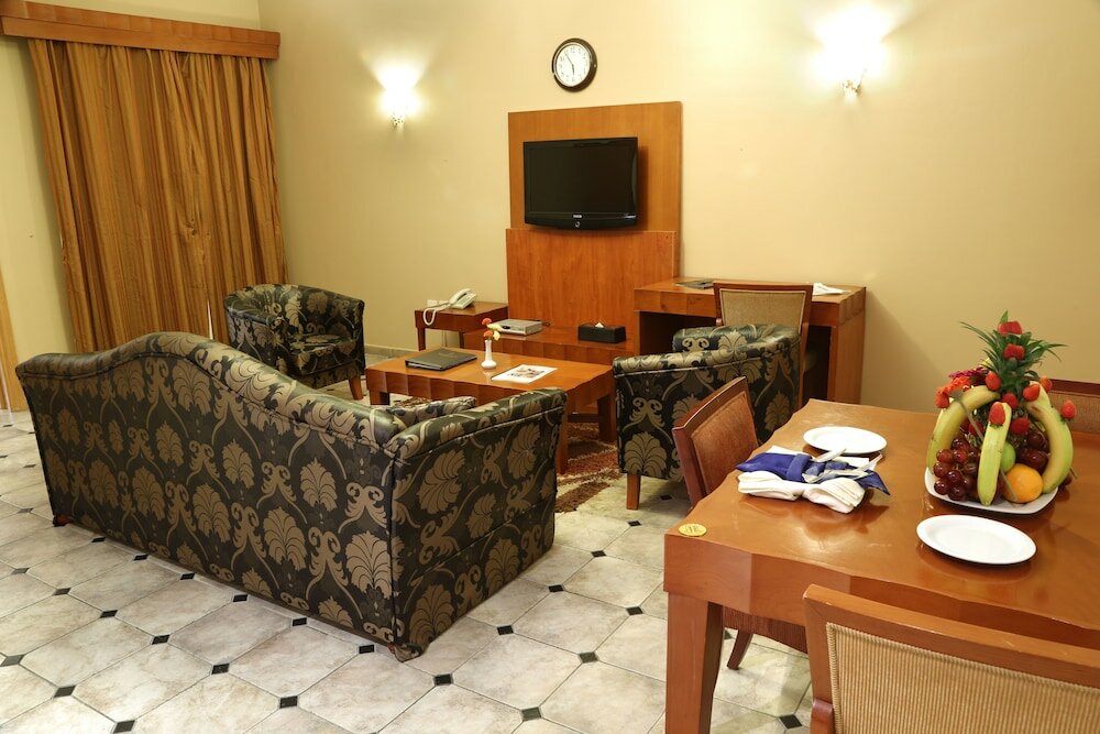 Фото Landmark Suites Jeddah