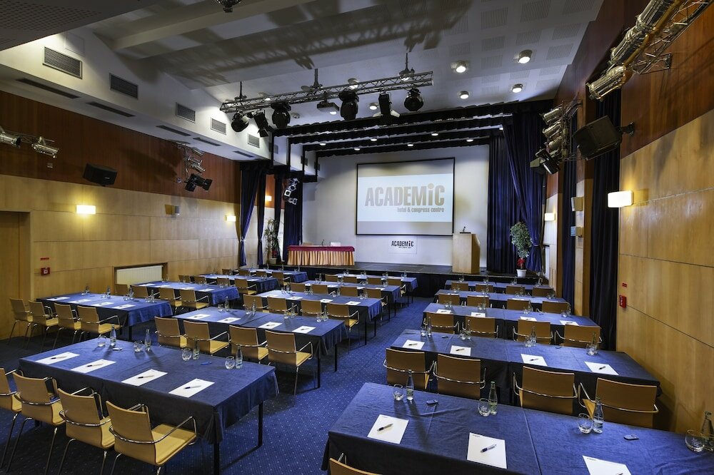 Фото Academic Hotel & Congress Centre