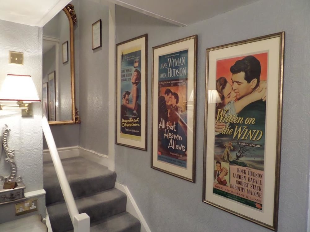 Фото Bentley Tower Hotel