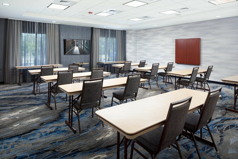 Фото Fairfield Inn & Suites South Boston