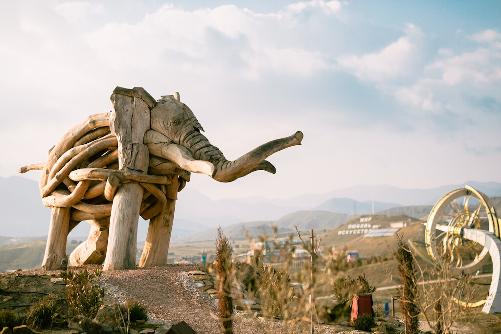 Фото Слон в удаве