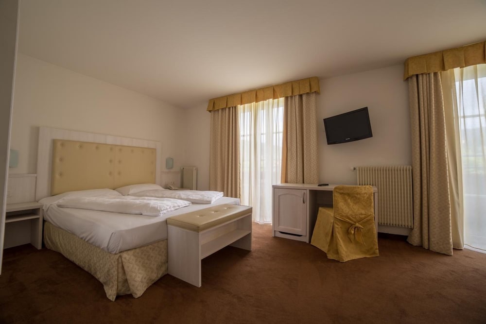 Фото Alpen Hotel Eghel