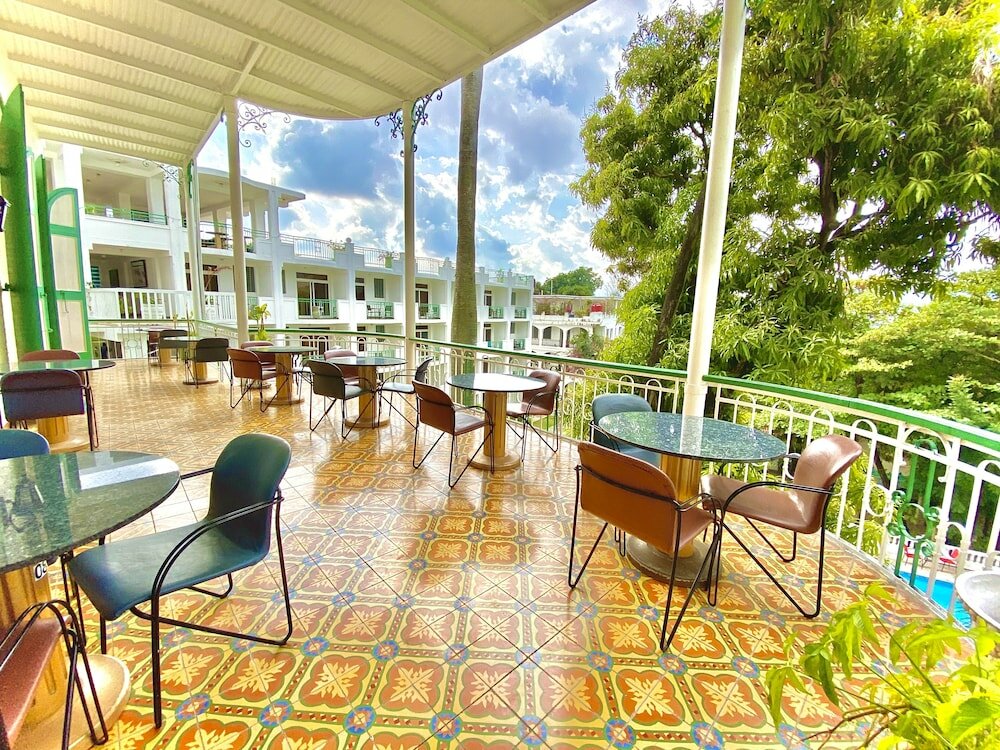 Фото Manoir Adriana Hotel