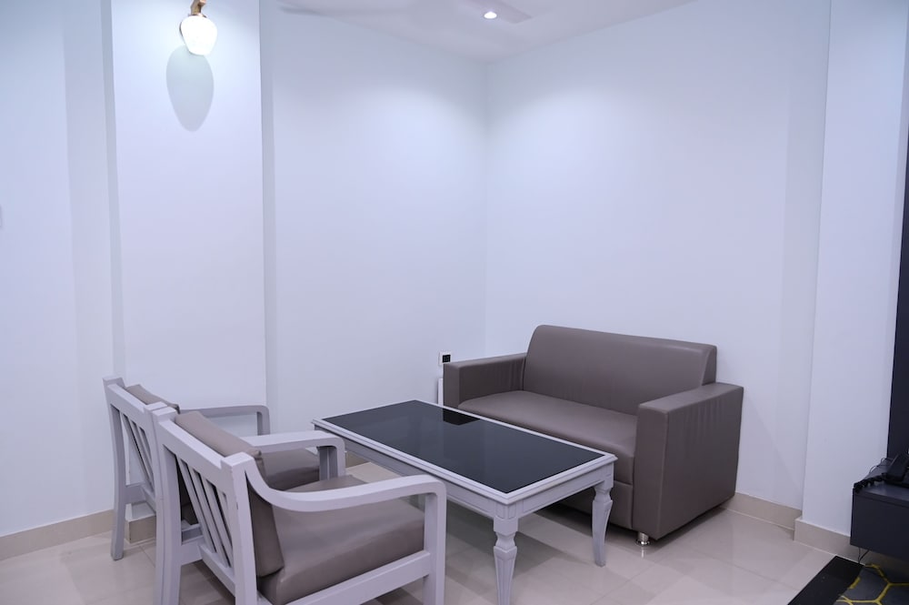 Фото Hotel Dolphin International