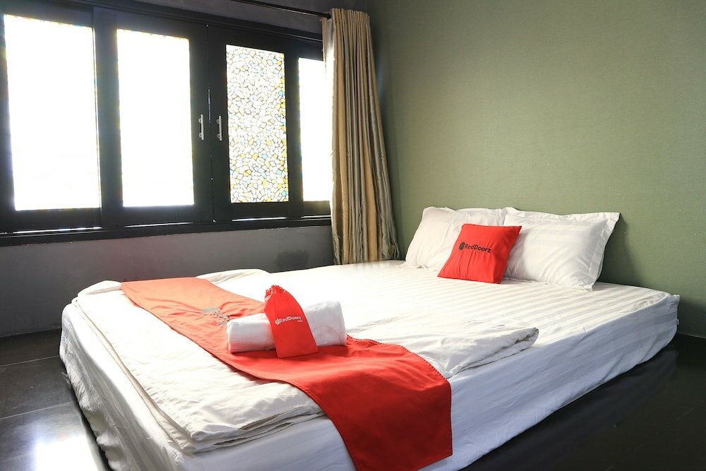 Фото RedDoorz near Gia Dinh Church