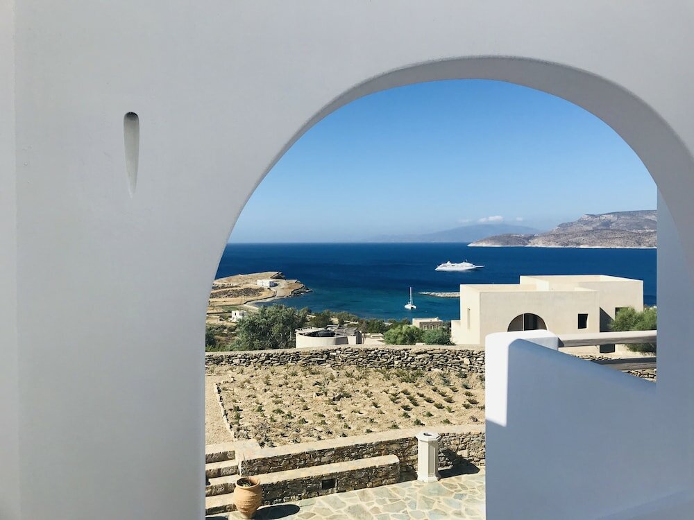 Фото Theasis Luxury Suites