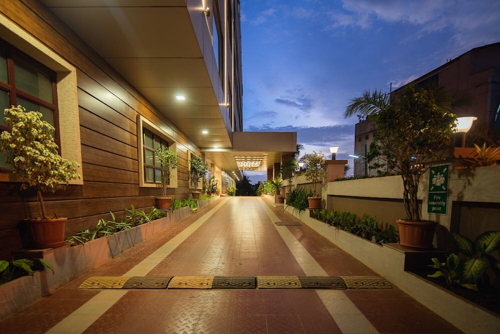 Фото The Phlox Hubballi