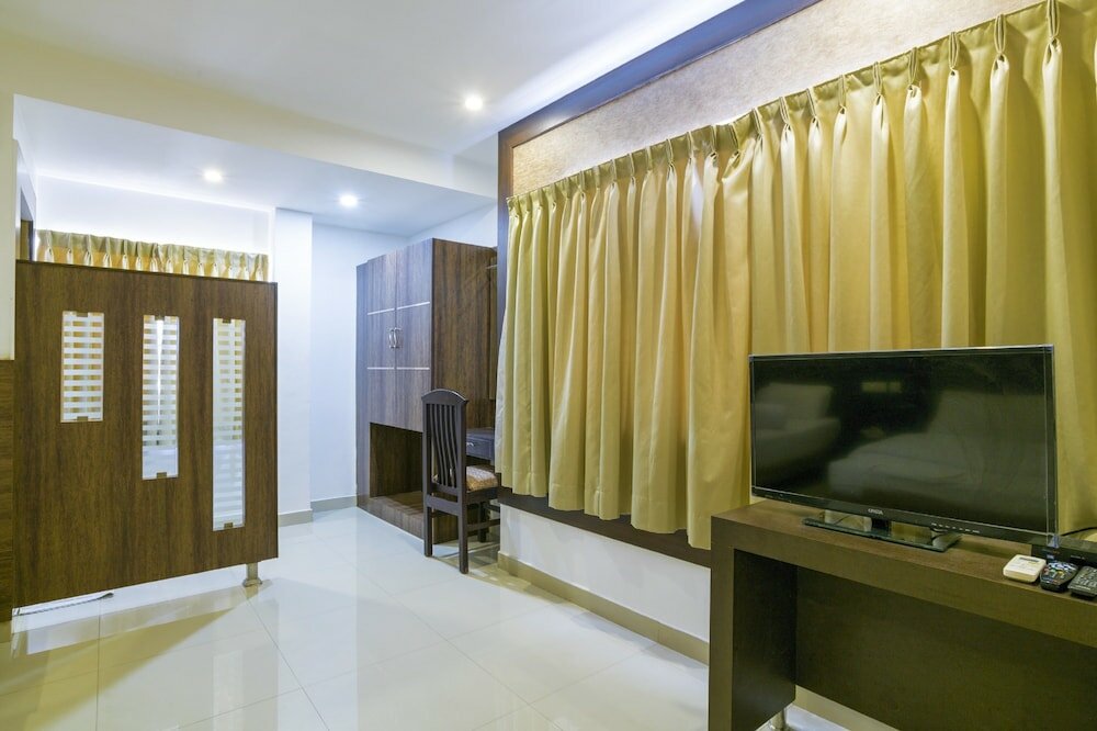 Фото Crescent Inn Navallur