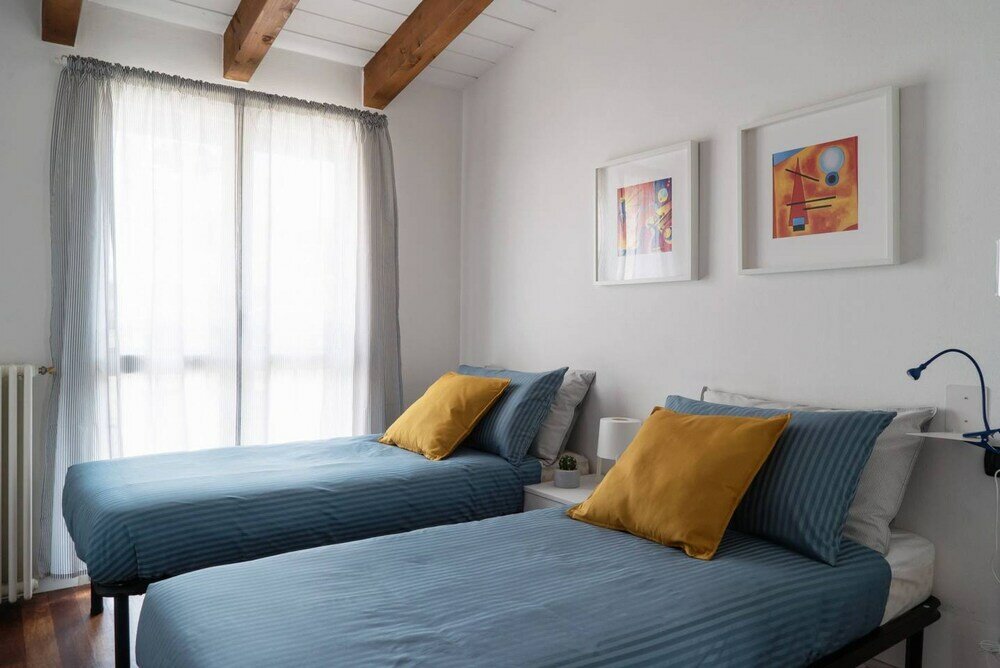 Фото Large apartment in Milan center