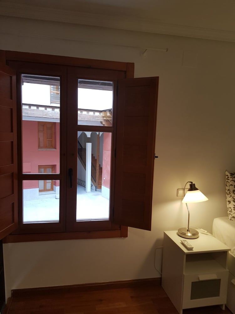 Фото Duplex University City Centre