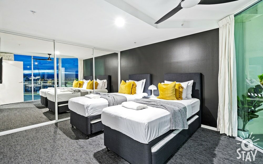 Фото Wings - Q Stay