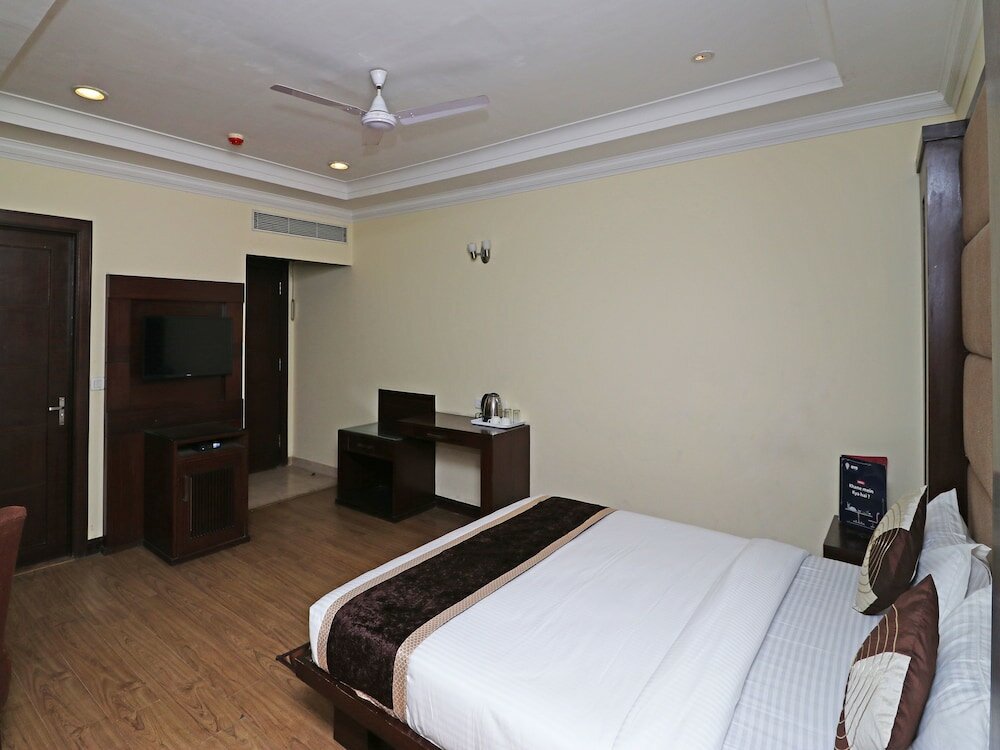 Фото Oyo 12532 Imperial Inn