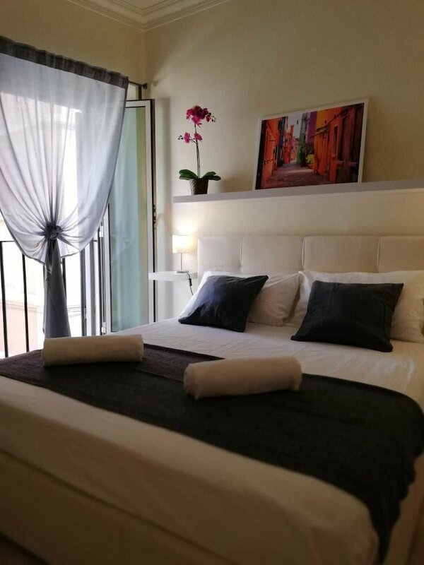 Гостиница Vetrina Suites