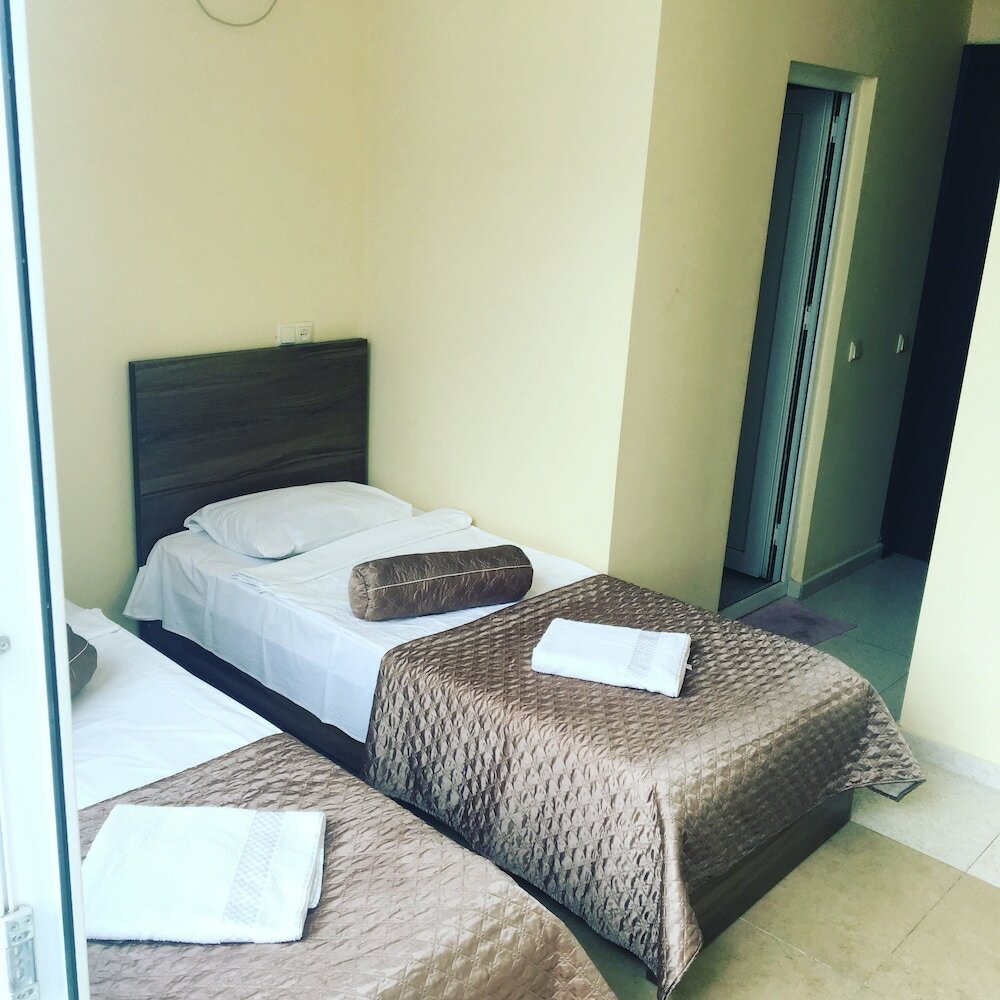 Фото Hotel Guesthouse Lola