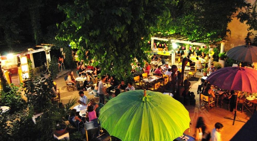 Фото Hostal Montsoliu