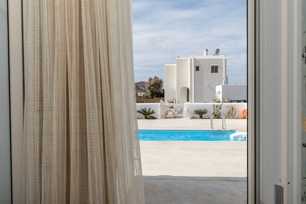 Фото Naxian Lounge Villas