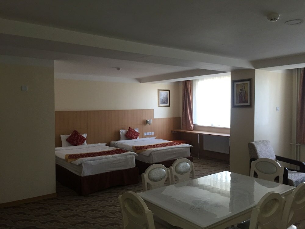 Фото Отель Очир титэм (Бриллиантовая корона)