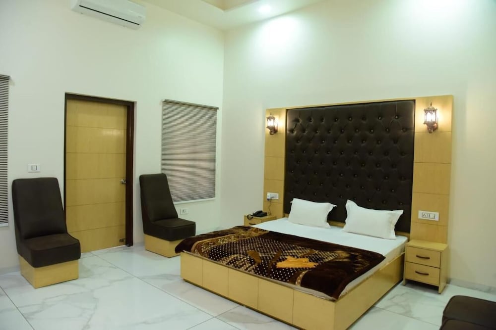 Фото Kohinoor Palace