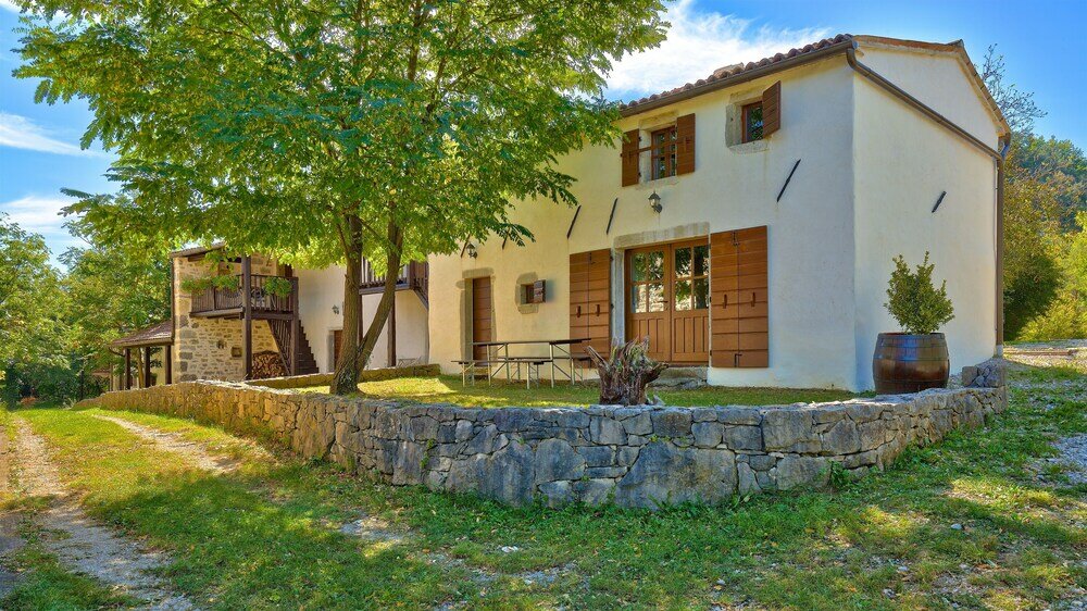 Фото Traditional Stone House