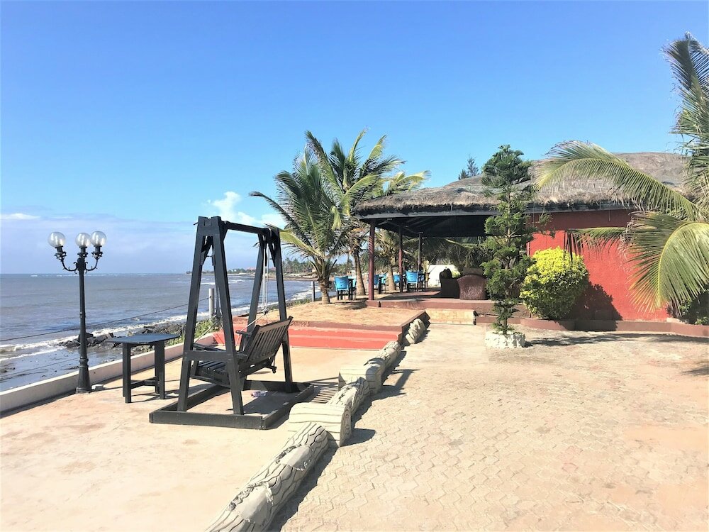 Фото Coconut Pointe Villa & Beach Resort