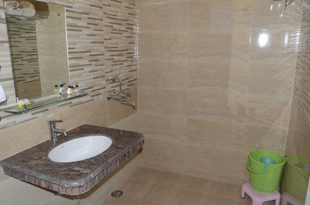 Фото Hotel Mercury Residency