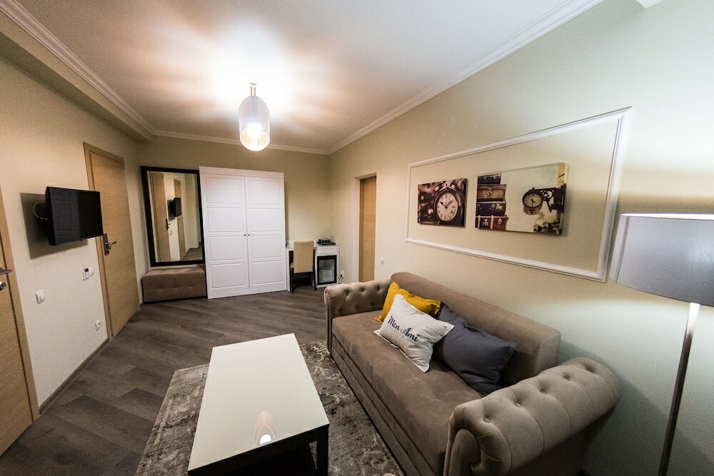 Фото Mon Ami Villa