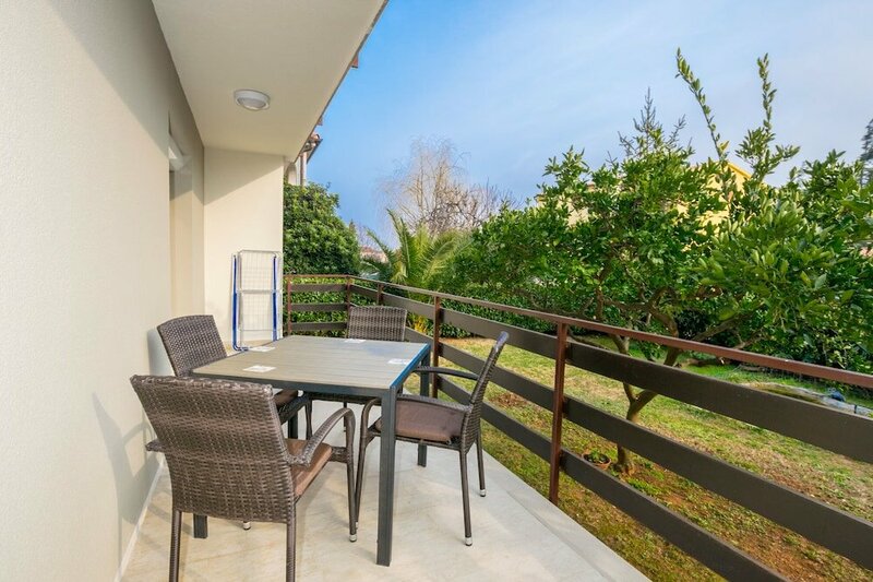 Гостиница Family house with 2 apartments - Irma