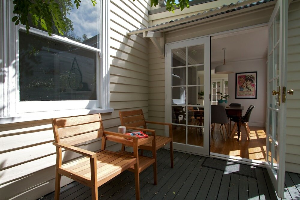 Фото Strahan House