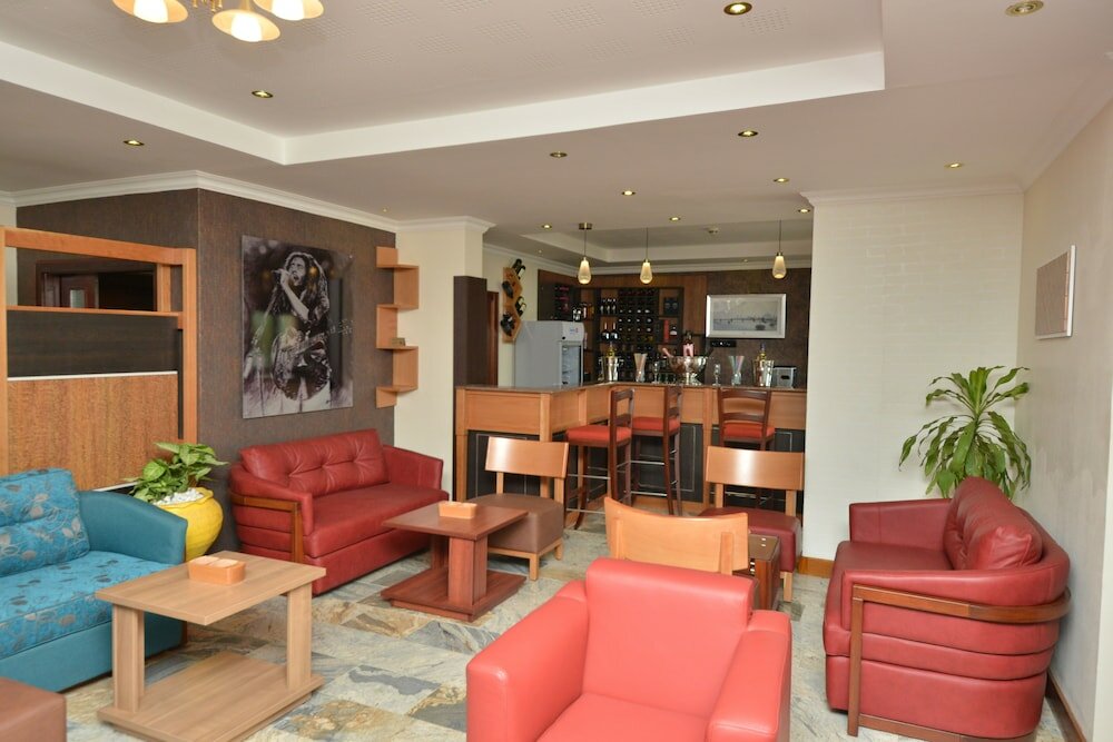Фото Alphaplus Apartments