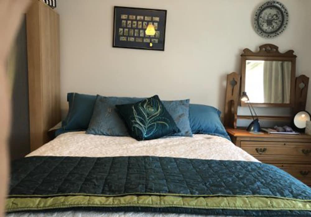 Фото Lakeside B&b