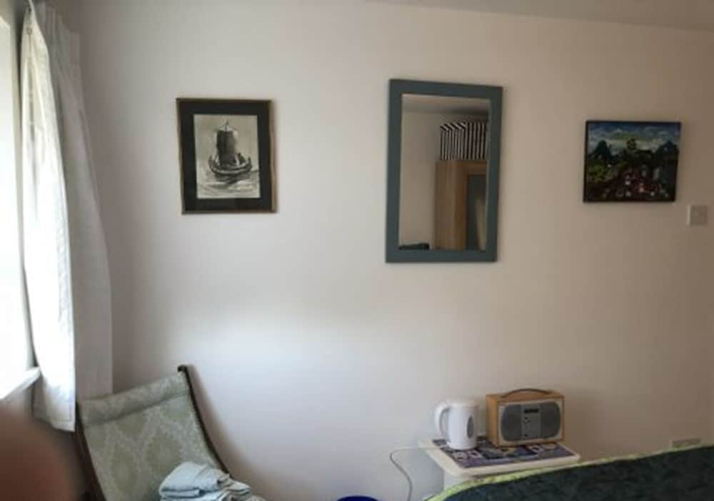 Фото Lakeside B&b