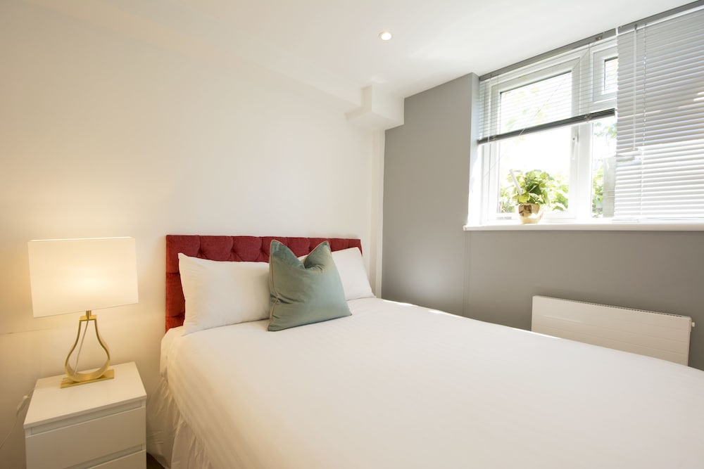 Фото London Deluxe Apartments