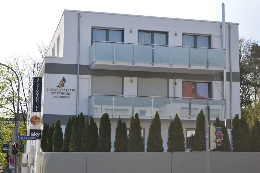 Фото Sahara Falcon