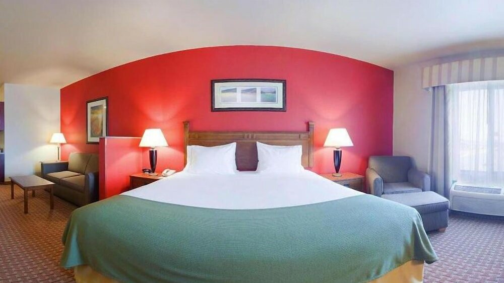 Фото Baymont Inn & Suites by Wyndham Sturgis