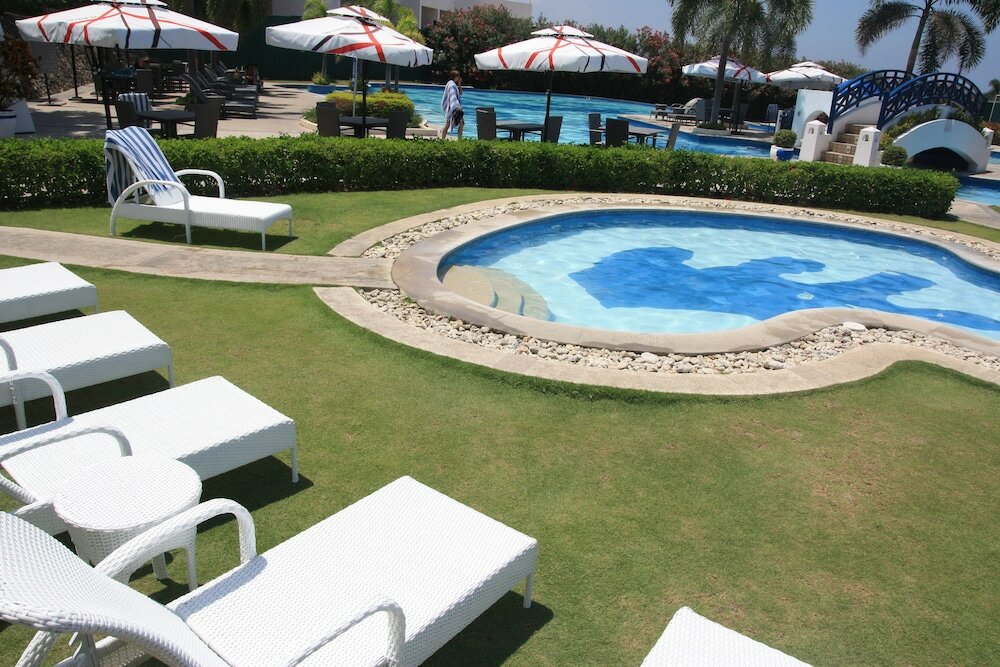 Фото Thunderbird Resorts - Poro Point