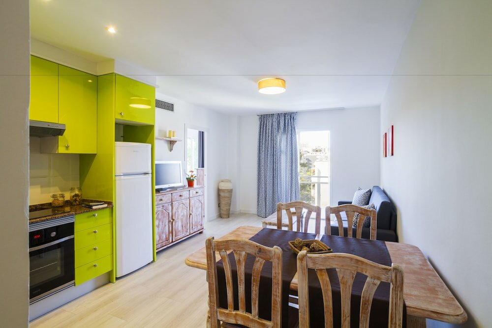 Фото Apartamentos Priorat