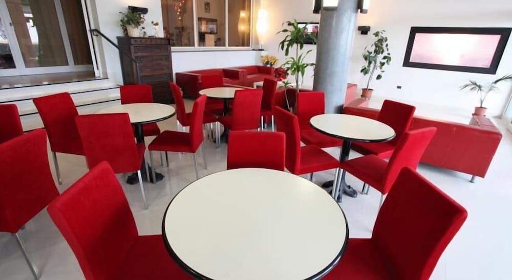 Фото Hotel Sacramora