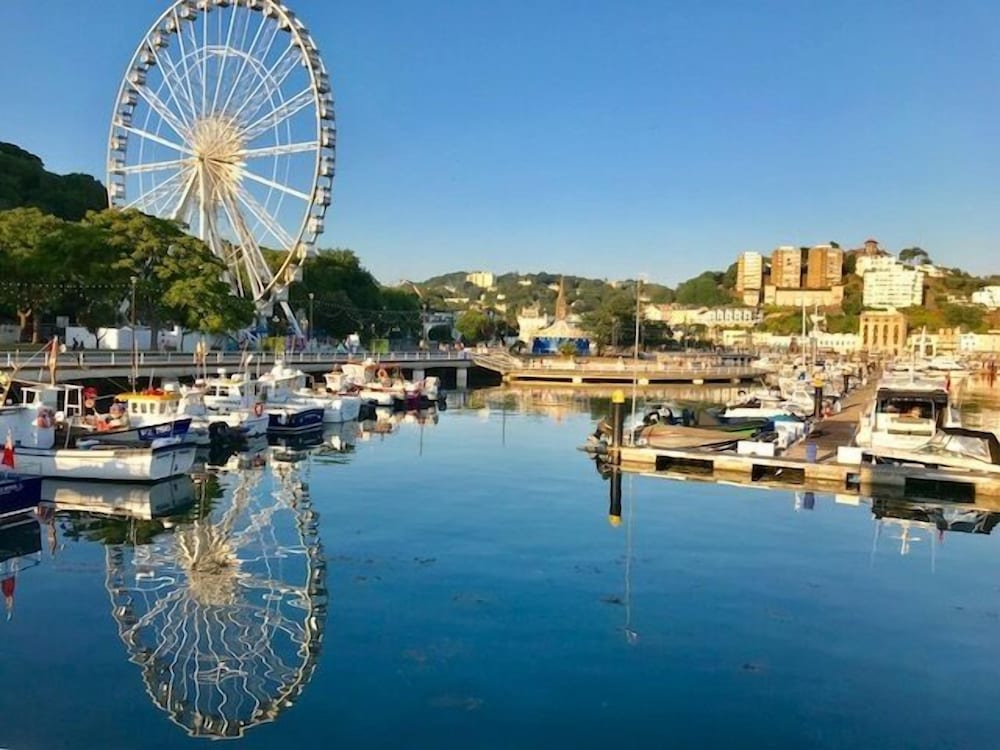 Фото Atlantis Holiday Apartments