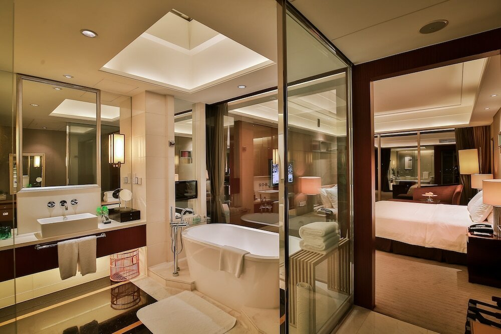 Фото Royal Garden Hotel