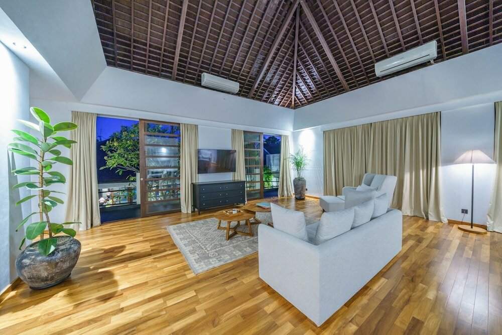 Фото Villa Karishma