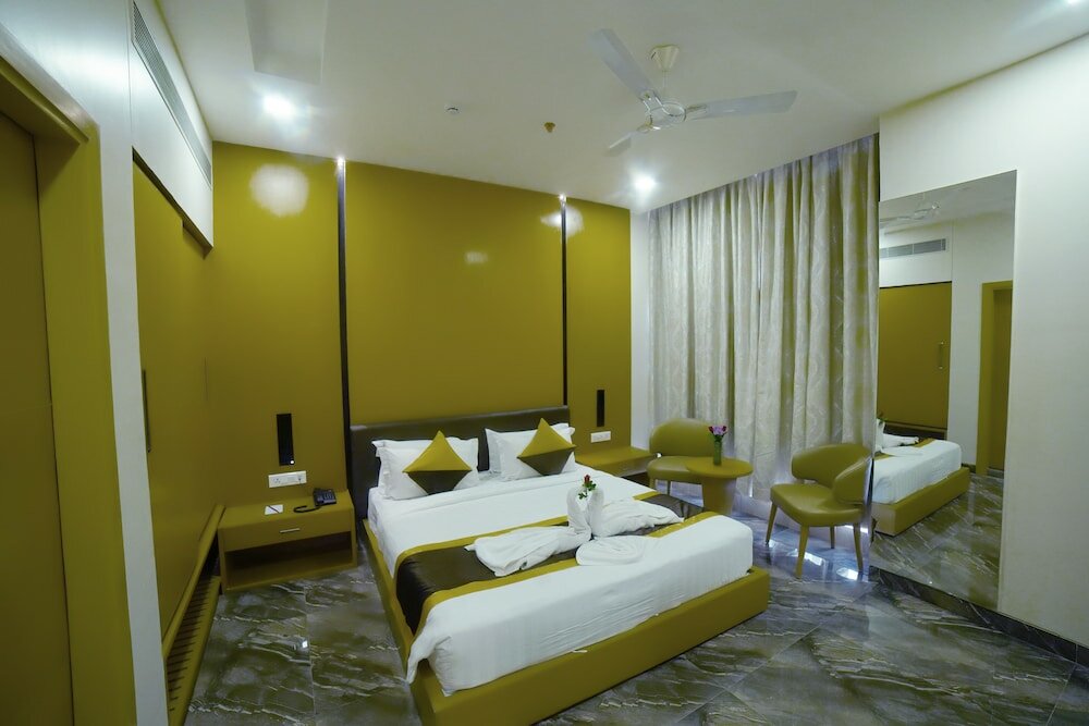 Фото Alexander Luxury Hotel