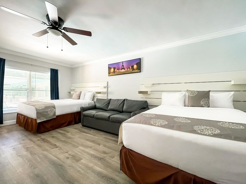 Фото The Clevelander