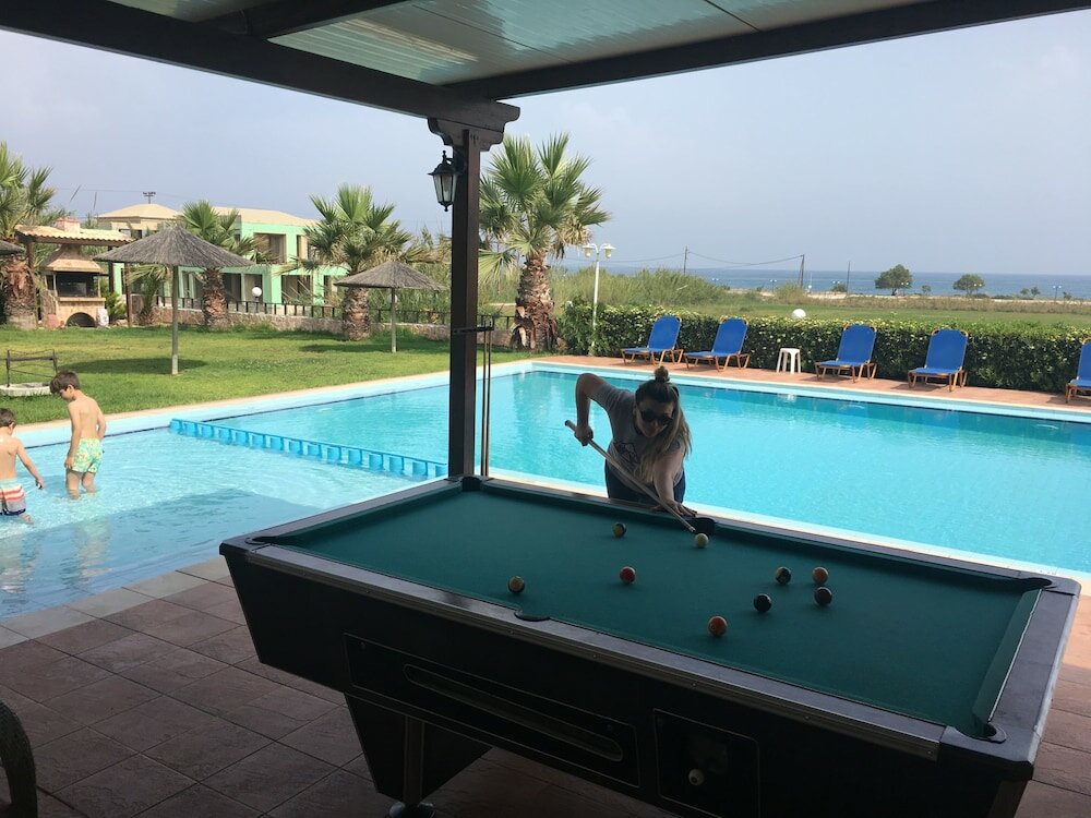 Фото Kris Apartments