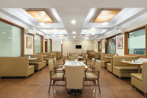 Гостиница 7 Apple Hotel Pimpri Pune в Пимпри-Чинчваде